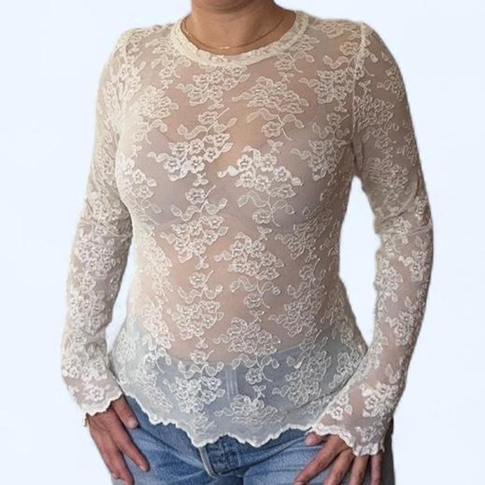 White Lace Long Sleeve Top with Scallop Trim | Medium | Fairycore / Layering 🤍🦢